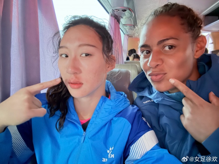  神勇！女足國門徐歡曬照，比賽中被球砸臉仍力保球門不失