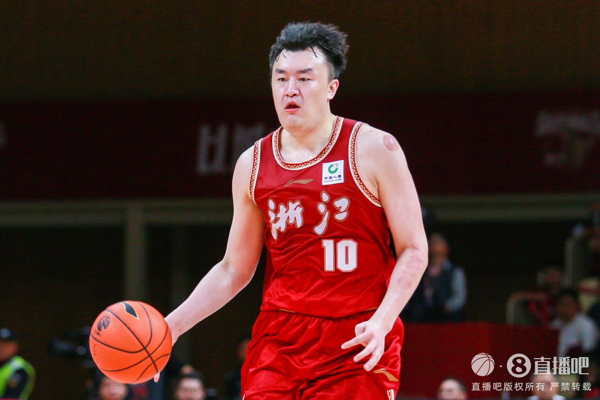  狀態(tài)火熱！劉澤一半場7投5中貢獻11分9板0失誤 正負值+15