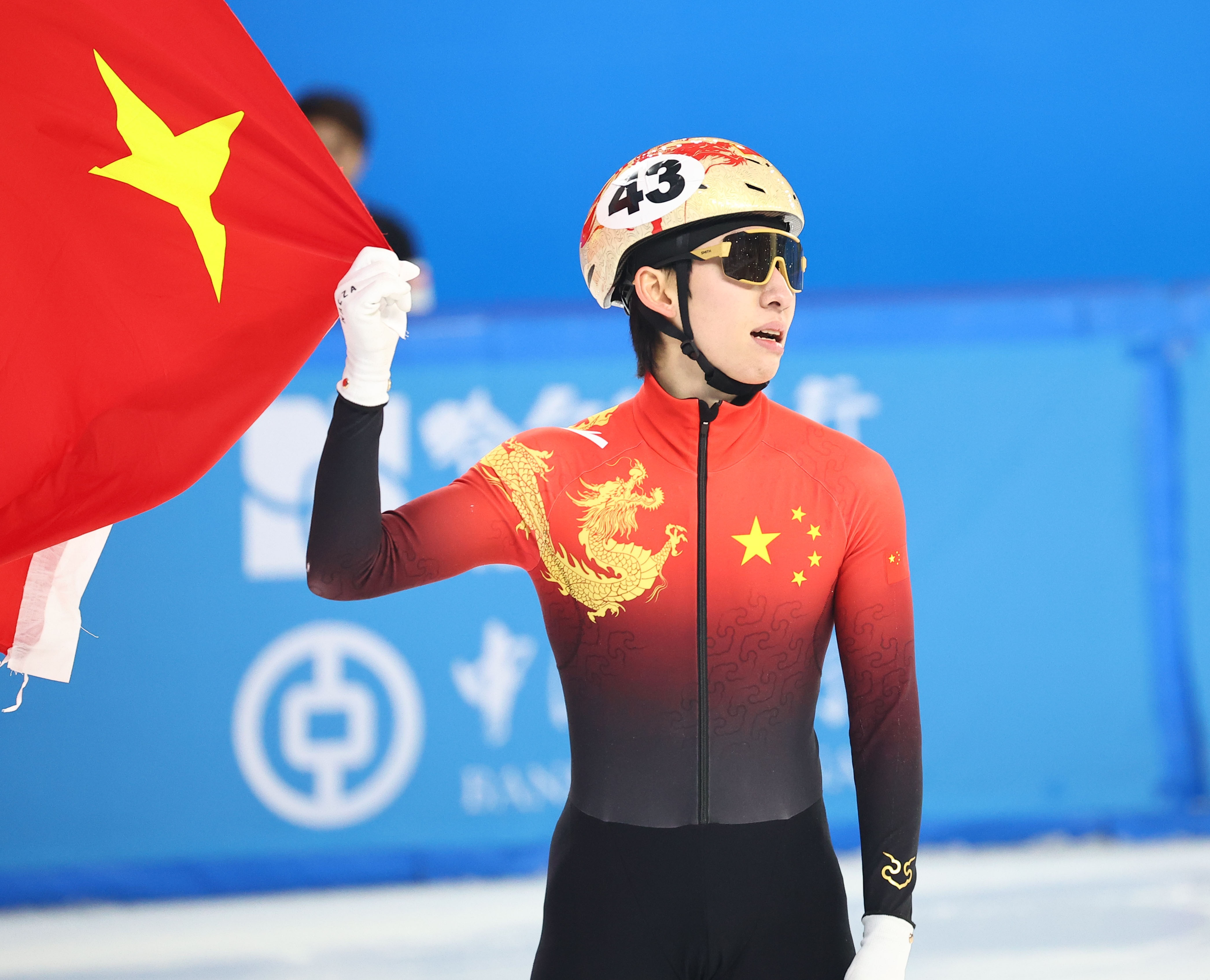  媒體人：中國冰雪歸化非常成功，但足球歸化花更多錢卻連水花都沒